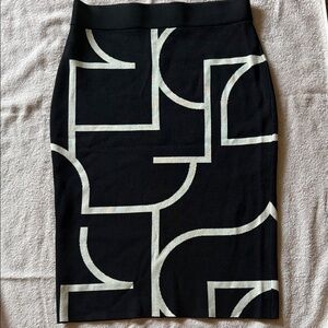 H&M Black and White Patterned Midi Skirt